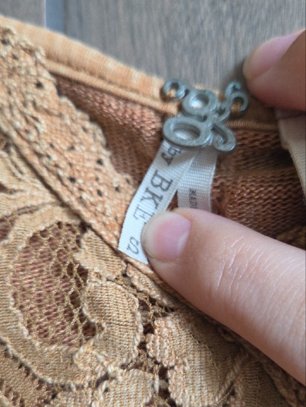 Accessory Identification - Picture 2 of 5
